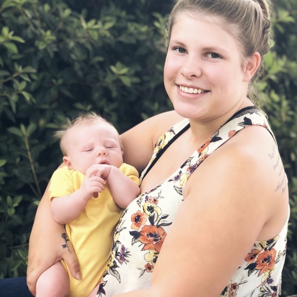 Meet your Posher, Hannah - Picture 3 of 3